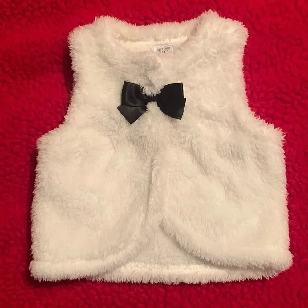 Baby Furry Vest with a Bow Size 12 Mo White Black